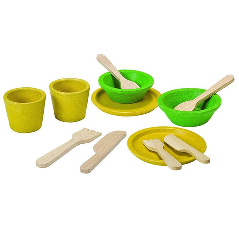 Wooden plates, cups & bowls